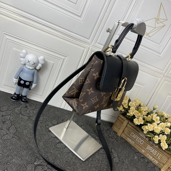 ルイヴィトンバッグ背面デザイン